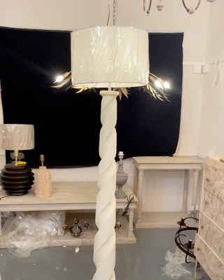 Yisi North Tower Floor Lamp Arkstarhome